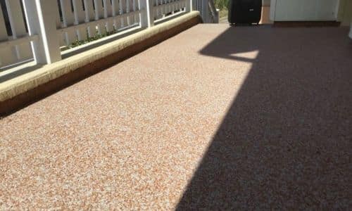 moquette-de-marbre-pour-terrasse-absence-de-joints-finitions